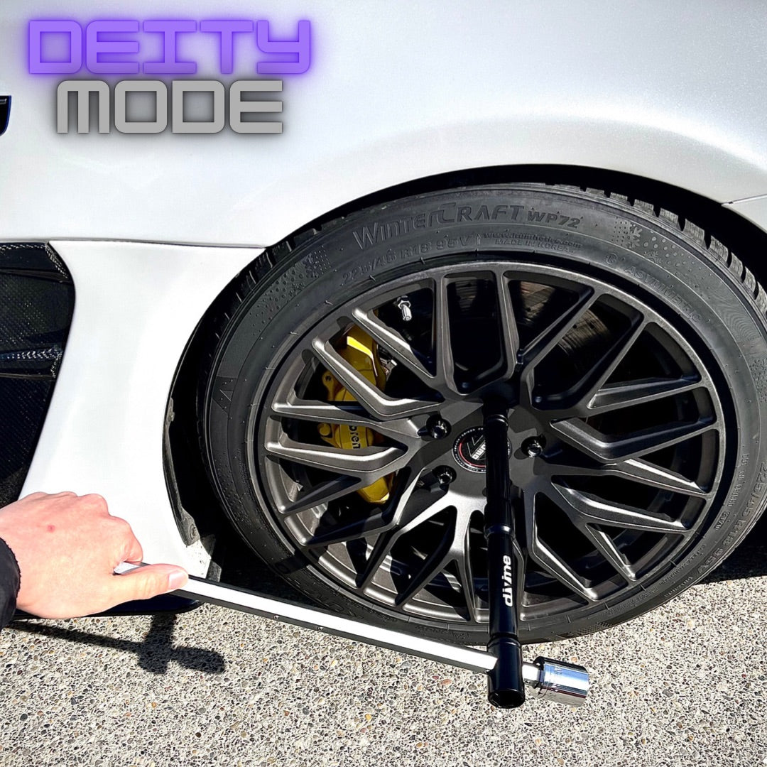 Divine SMARTLUG Wrench in use